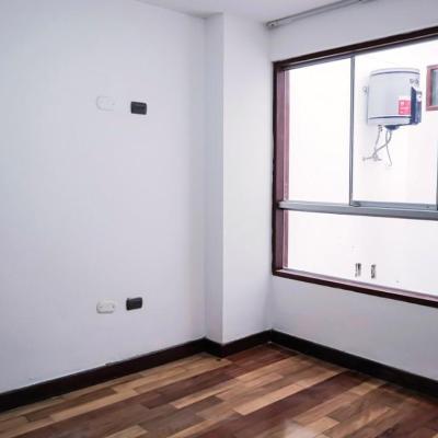 VENTA DE DEPARTAMENTO EN 1° PISO EN URB. SANTA VICTORIA
